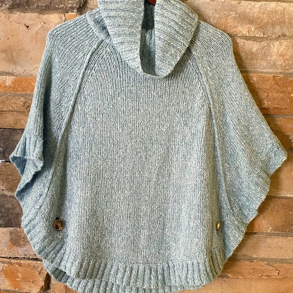 Micheal Kors Knit Poncho - Picture 1 of 7